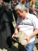 Син с каменюкой